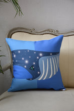 Load image into Gallery viewer, Cushion : Whale
